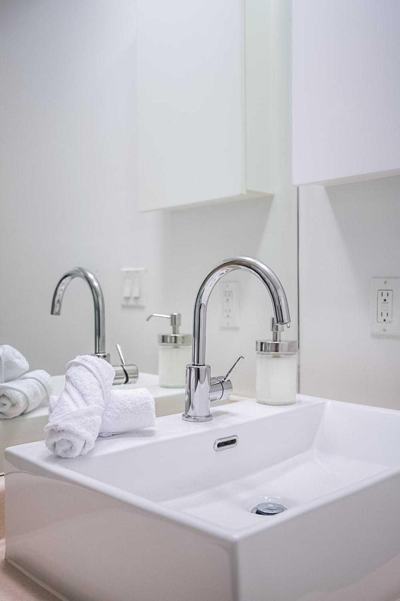 Rivetstays - The Neptune Toronto Dış mekan fotoğraf
